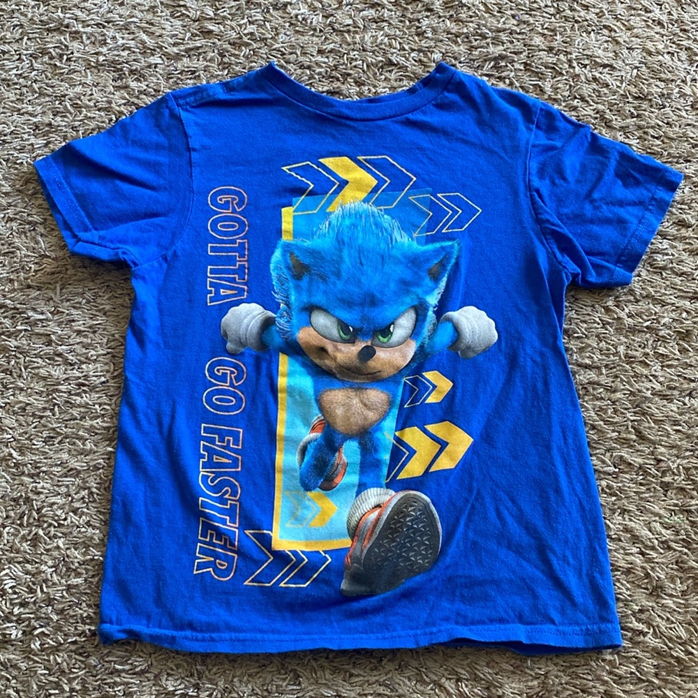 Size M Boy Sonic T-Shirt